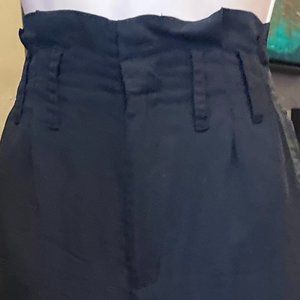 Lightweight black pants. x/s but fits like a small.